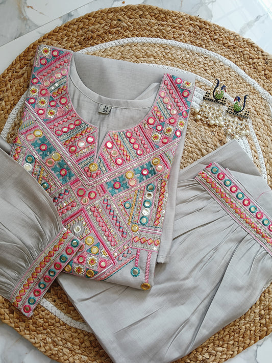 Primium cordset with heavy embroidery